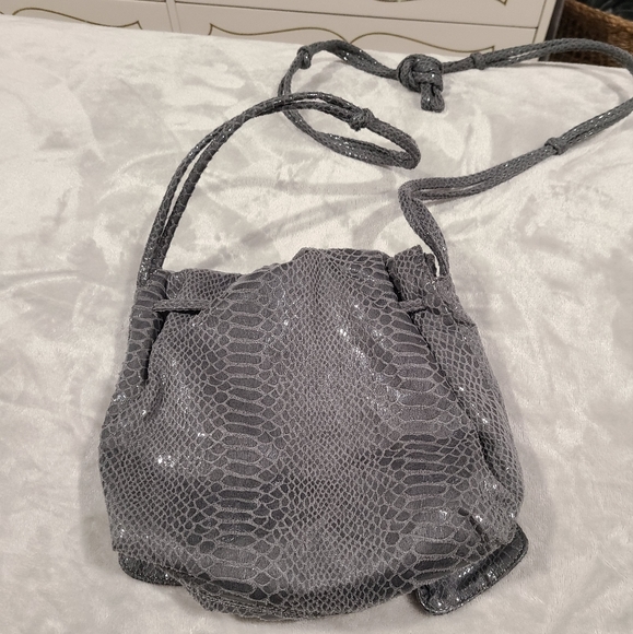 Carlos Falchi fatto a mano phython print mettalic crossbody bag - Picture 3 of 7